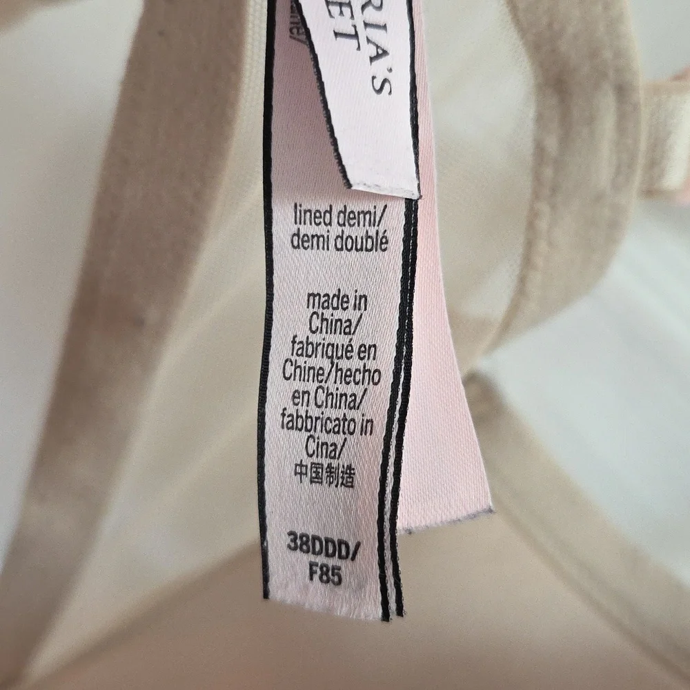 Lace Beige and Black Bra Bundle - 38DDD